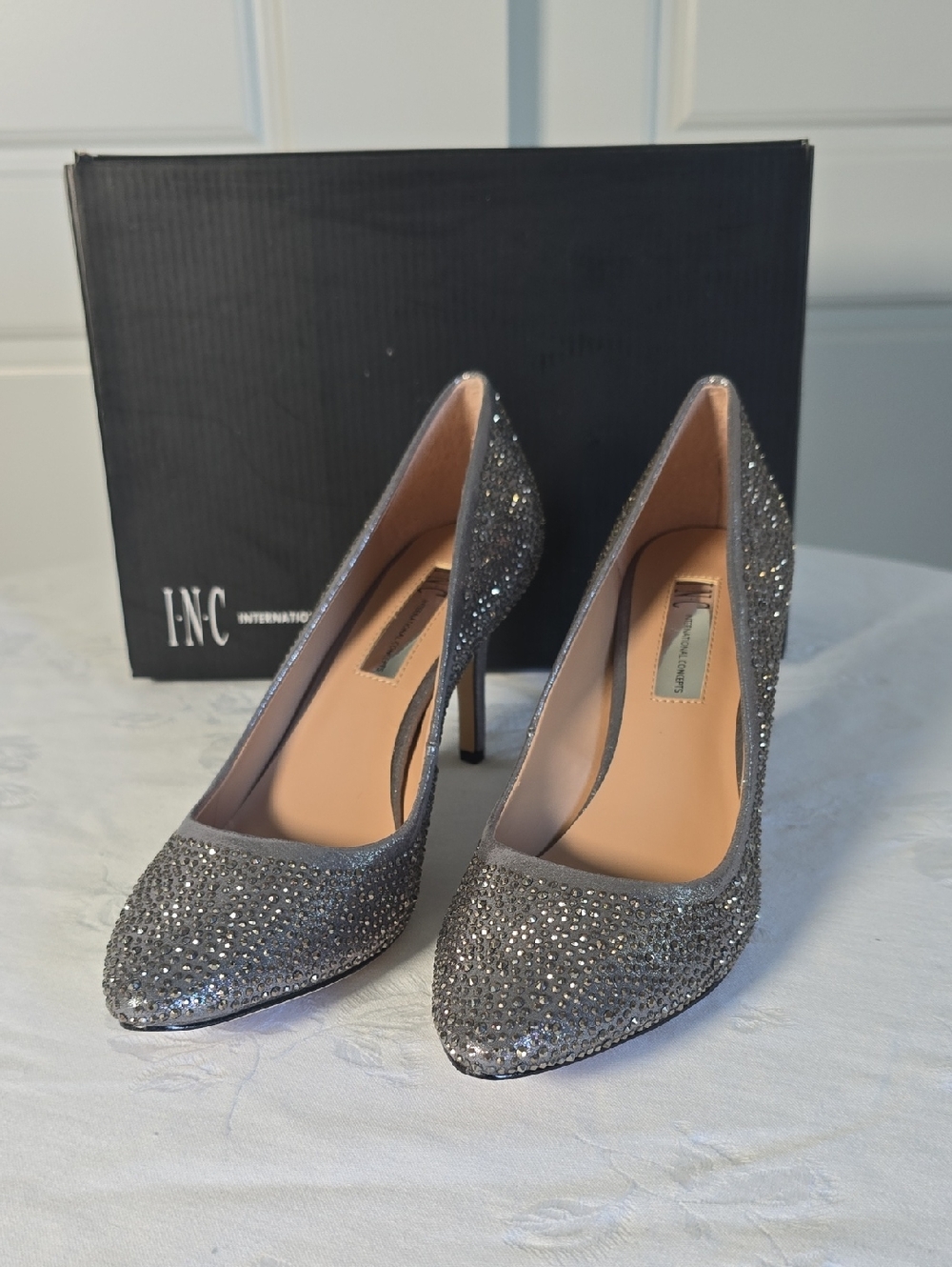 INC International Concepts Glittery Silver Metallic Elegant  Pumps Size 7
